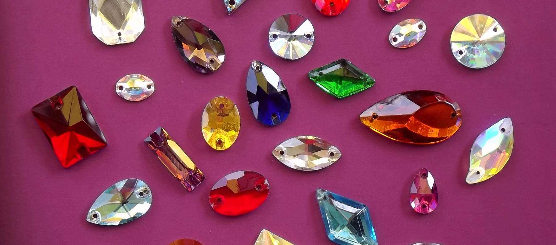 Aufnhsteine, Rund, Tropfen, Oval, Navette, Cosmic, Baquette, Dreieck - sew-on-stone